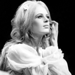 Hamlet-1969-Ray-Stevenson-web