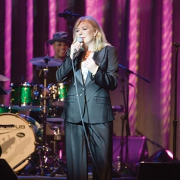 K8691-005-1-Live-In-Hollywood-web