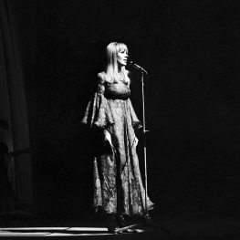 Marianne-onstage-Olympia-Paris-on-25-March-1966-web