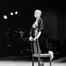 Marianne-Faithfull-as-Pirate-Jenny-in-Bertolt-Brecht-and-Kurt-Weill-The-Threepenny-png-ret-web